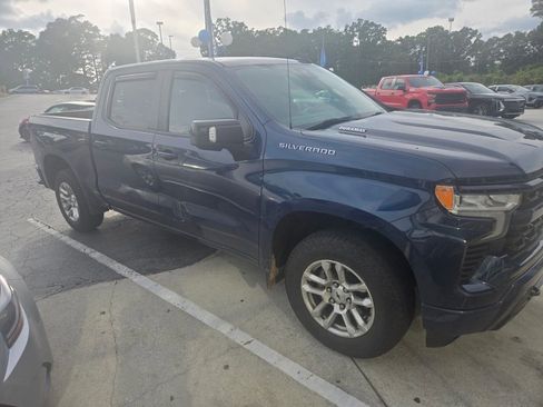 Used 2022 Chevrolet Silverado 1500 RST w/ Convenience Package II RWD image 2