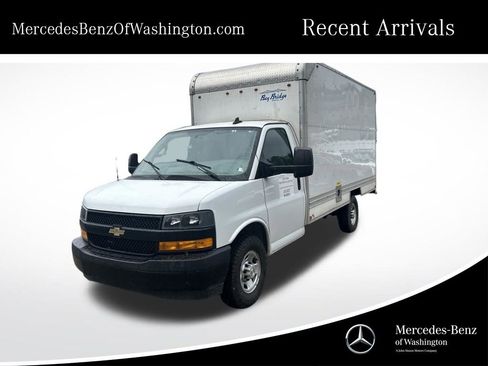 Used 2022 Chevrolet Express 3500 w/ Driver Convenience Package image 1