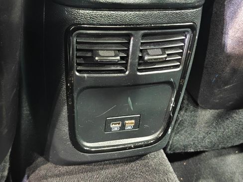 Used 2020 Chrysler 300 S AWD/4WD image 29