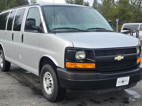 Used 2015 Chevrolet Express 2500 LS image 4
