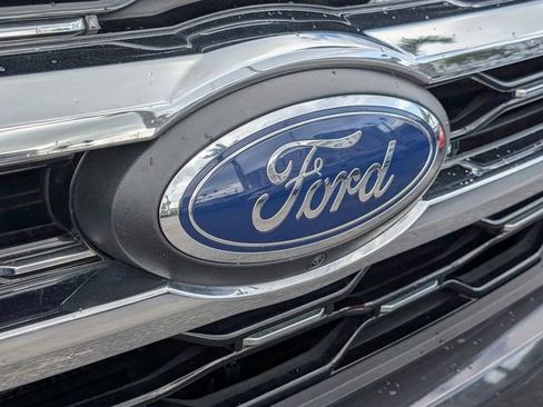 Used 2024 Ford Expedition Limited image 18