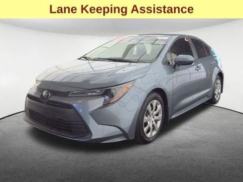 Used 2025 Toyota Corolla LE FWD image 4