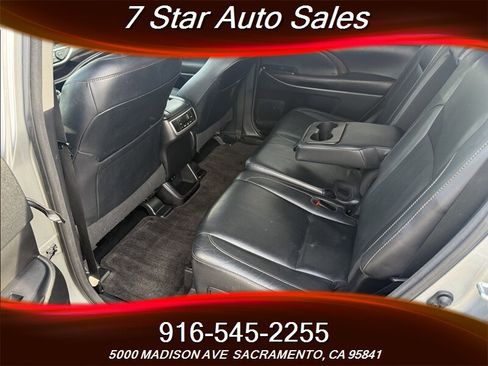 Used 2017 Toyota Highlander XLE image 15