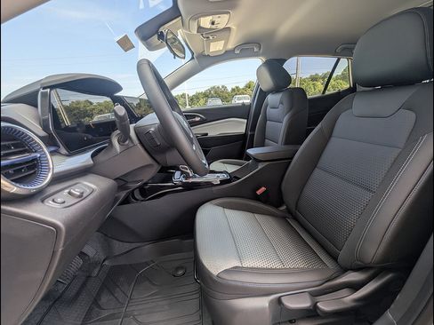 New 2026 Chevrolet Trax LT w/ Driver Confidence Package FWD image 12