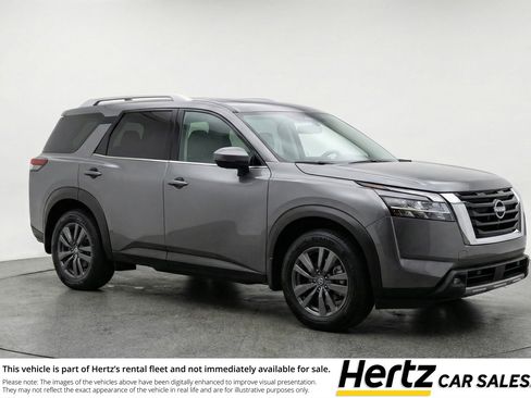 Used 2025 Nissan Pathfinder SV image 1