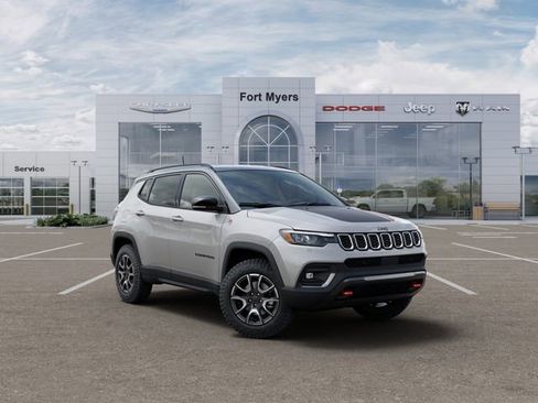 New 2025 Jeep Compass Trailhawk w/ Trailhawk Elite Group AWD/4WD image 5