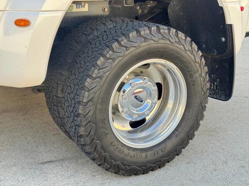 Used 2017 Ford F350 Lariat w/ FX4 Off-Road Package image 29