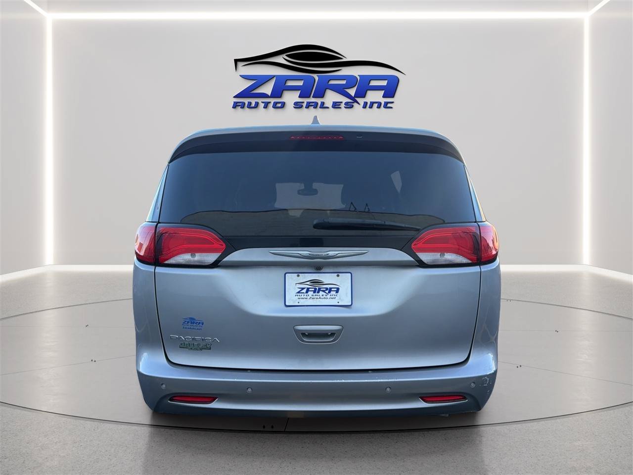 Used 2017 Chrysler Pacifica Touring FWD image 6