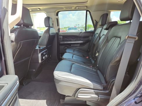 Used 2021 Ford Expedition Platinum RWD image 15