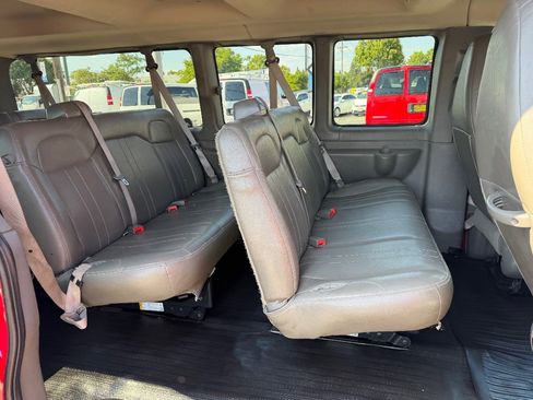 Used 2021 Chevrolet Express 3500 LS w/ Cold Climate Package RWD image 10