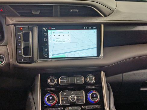 Used 2022 GMC Yukon XL Denali image 29