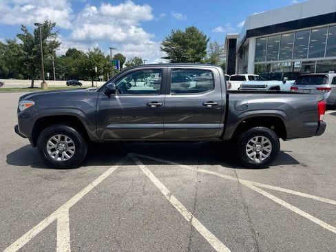 Used 2017 Toyota Tacoma SR w/ Tow Package AWD/4WD image 2