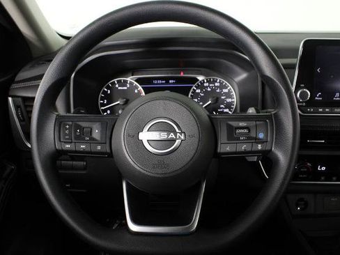 Certified 2024 Nissan Rogue SV FWD image 10