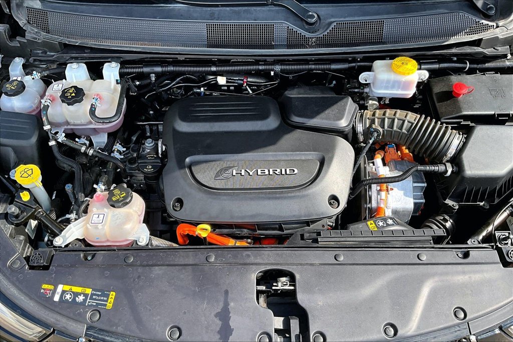 Used 2023 Chrysler Pacifica Touring-L FWD image 10