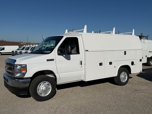 New 2026 Ford E-350 and Econoline 350 Super Duty w/ Power Equipment Group image 6