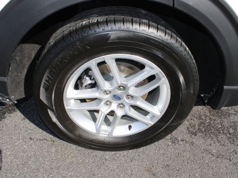 Used 2025 Ford Explorer Active image 12