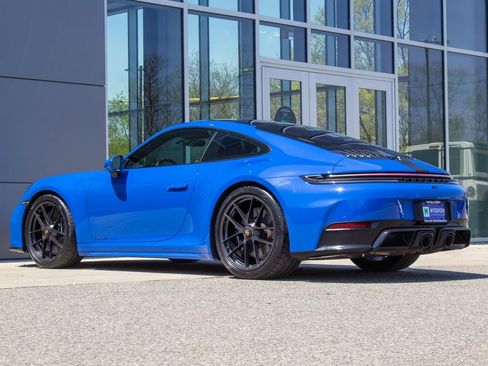 Used 2025 Porsche 911 Carrera 4 GTS AWD/4WD image 8