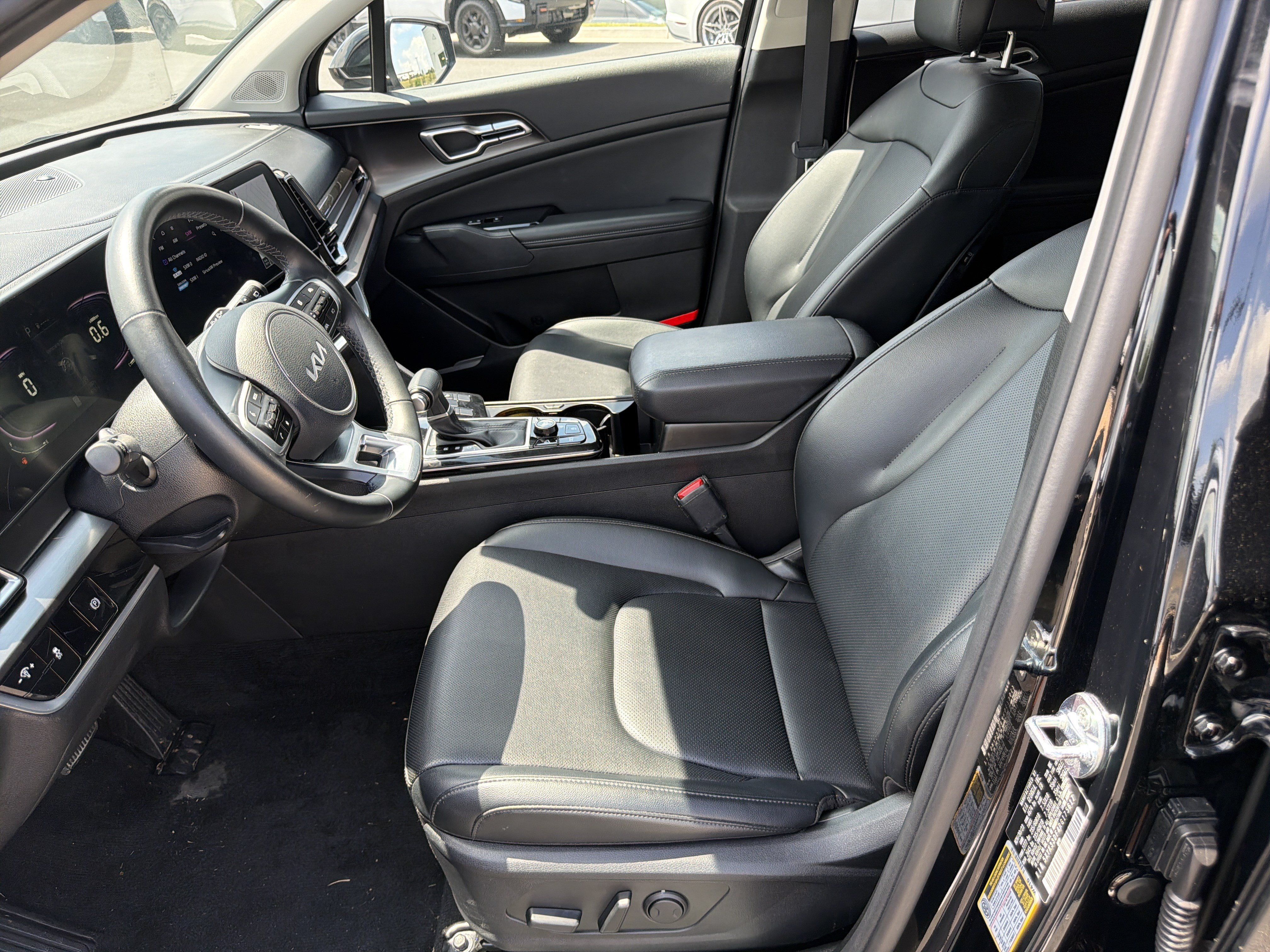 Certified 2024 Kia Sportage EX FWD image 9