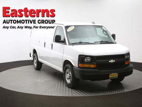 Used 2017 Chevrolet Express 2500 RWD image 50