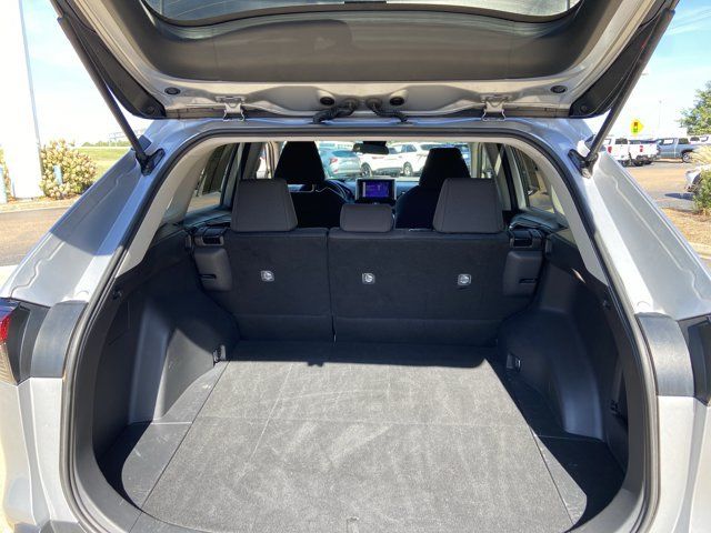 Used 2025 Toyota RAV4 LE AWD/4WD image 27
