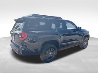 Used 2025 Toyota 4Runner SR5 AWD/4WD video 5