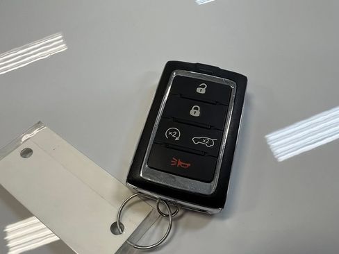 Used 2023 Jeep Grand Cherokee L Laredo AWD/4WD image 36