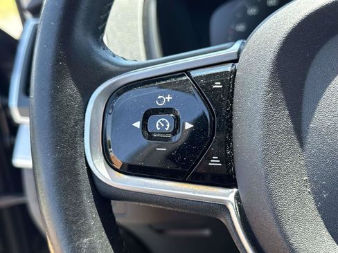 Used 2018 Volvo XC90 T6 Momentum w/ Convenience Package AWD/4WD image 11