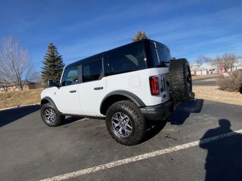 Used 2024 Ford Bronco Badlands image 9
