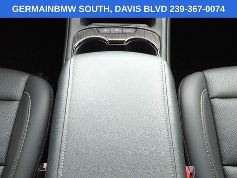 Used 2023 GMC Acadia SLT w/ Elevation Edition FWD image 21