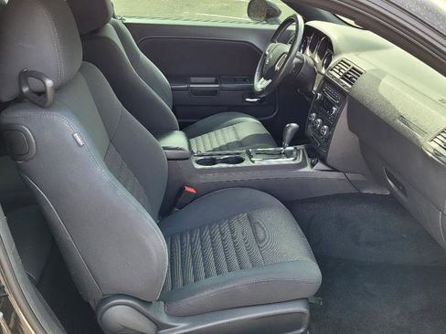 Used 2014 Dodge Challenger SXT RWD image 16