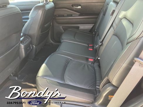 Used 2023 Nissan Pathfinder SL w/ Lighting Package (N92) image 14