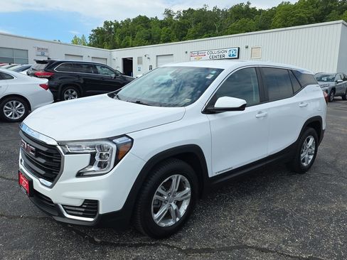 Used 2023 GMC Terrain SLE FWD image 4
