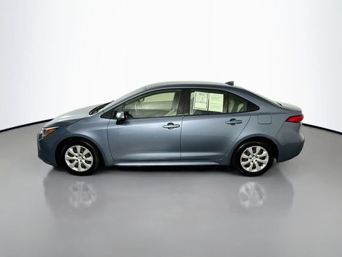 Used 2020 Toyota Corolla LE FWD image 4