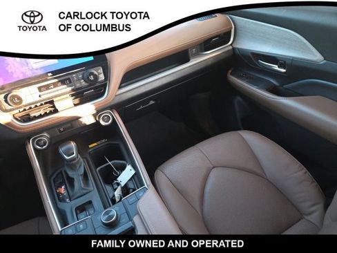 Used 2024 Toyota Grand Highlander AWD image 22