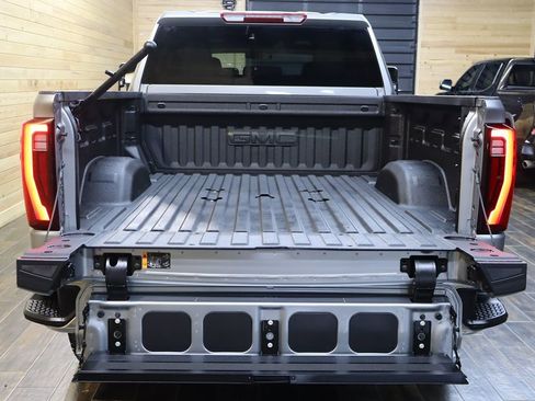 Used 2025 GMC Sierra 2500 SLT w/ SLT Convenience Package AWD/4WD image 37