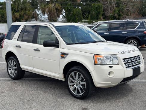Used 2008 Land Rover LR2 HSE AWD/4WD image 2