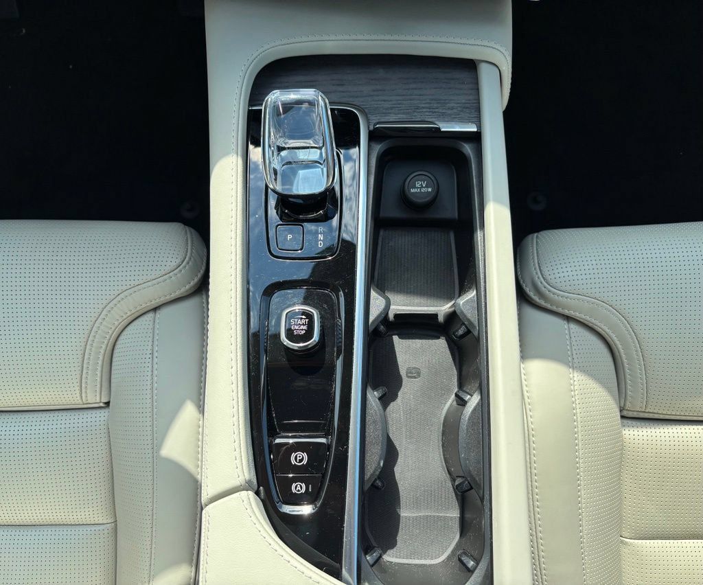 Certified 2024 Volvo XC90 T8 Ultimate w/ Protection Package Premier AWD/4WD image 31