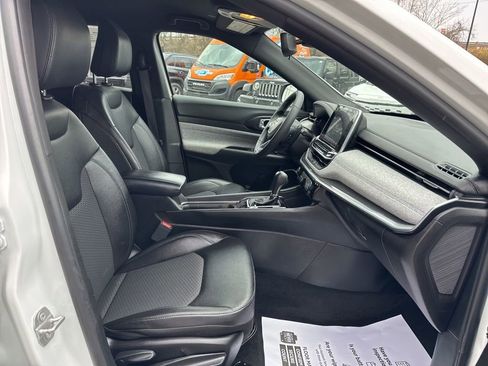 Used 2025 Jeep Compass Latitude image 26