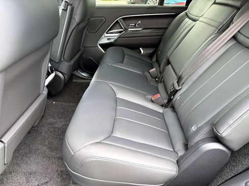 New 2026 Land Rover Range Rover Long Wheelbase SE AWD/4WD image 13