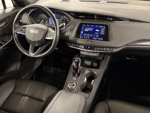 Used 2022 Cadillac XT4 Luxury w/ Cold Weather Package FWD image 44