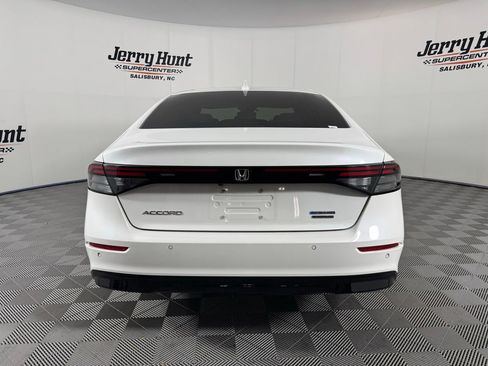 Used 2024 Honda Accord Touring image 8