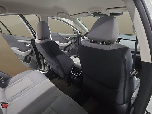 Used 2023 Subaru Outback Premium AWD/4WD image 17