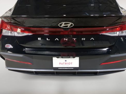 Used 2025 Hyundai Elantra Sport image 29