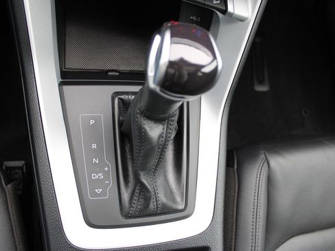 Used 2022 Audi Q3 2.0T Premium w/ Convenience Package image 32