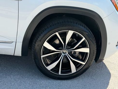 Used 2024 Volkswagen Atlas SEL Premium R-Line AWD/4WD image 10