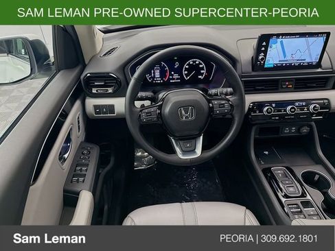 Used 2025 Honda Pilot Touring image 23