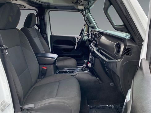 Used 2023 Jeep Wrangler Unlimited AWD/4WD image 15