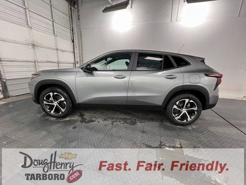 New 2026 Chevrolet Trax RS w/ Sunroof Package FWD image 5
