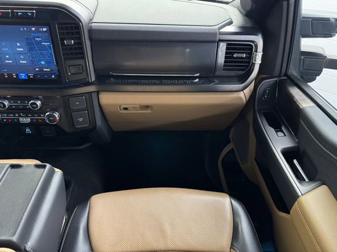 Used 2024 Ford F350 Lariat w/ Chrome Package image 19