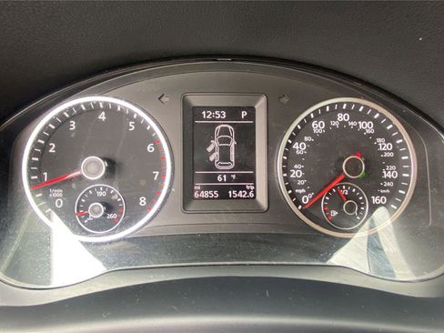 Used 2017 Volkswagen Tiguan S image 9